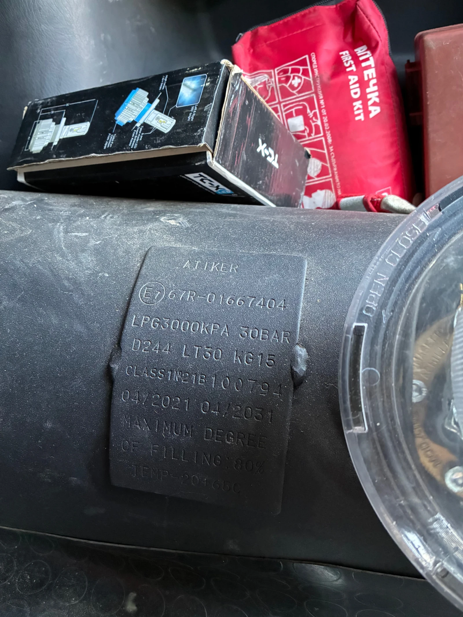 Mazda 323 F, снимка 3 - Автомобили и джипове - 56183256