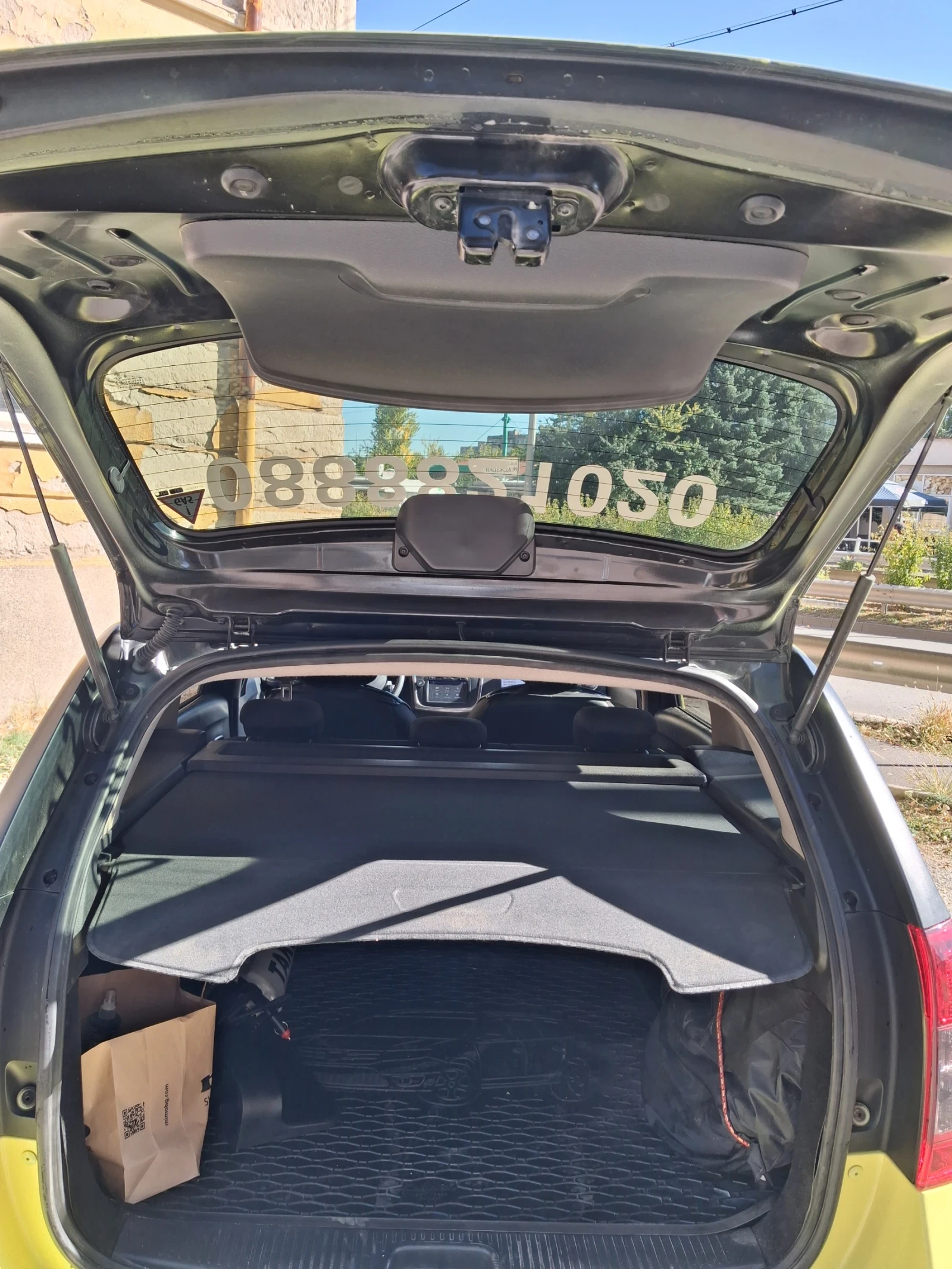 Dacia Logan, снимка 10 - Автомобили и джипове - 56360874