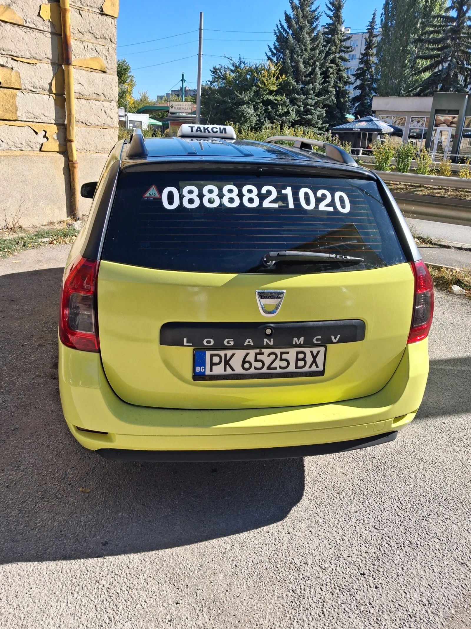 Dacia Logan, снимка 4 - Автомобили и джипове - 56360874