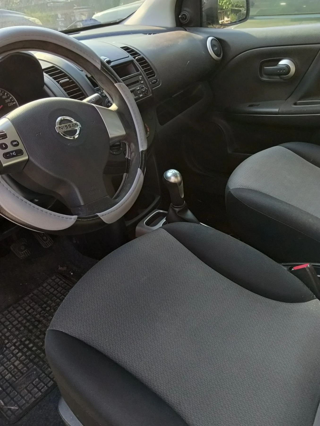 Nissan Note, снимка 4 - Автомобили и джипове - 56367549