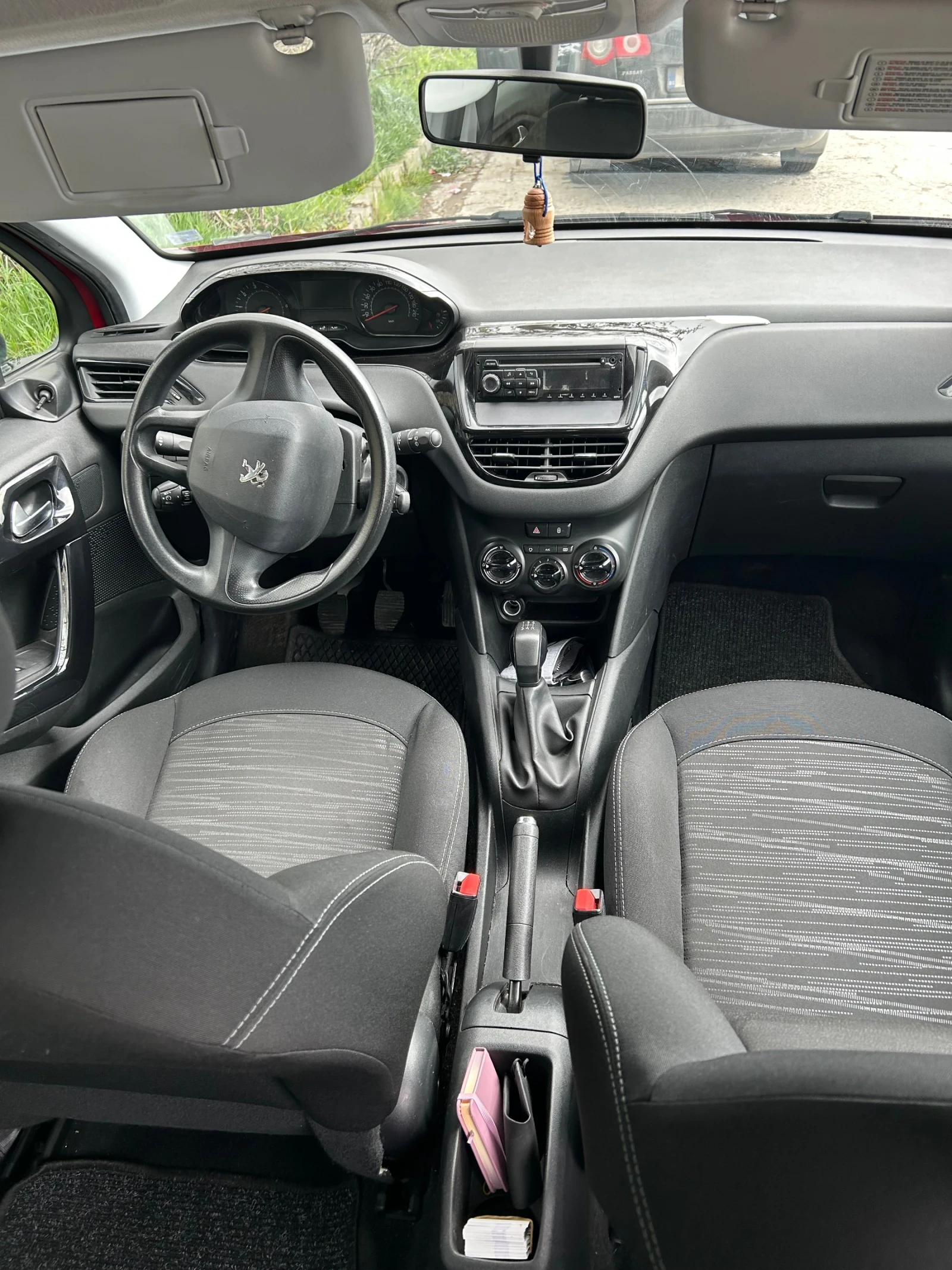 Peugeot 208 хечбек, снимка 5 - Автомобили и джипове - 56668910