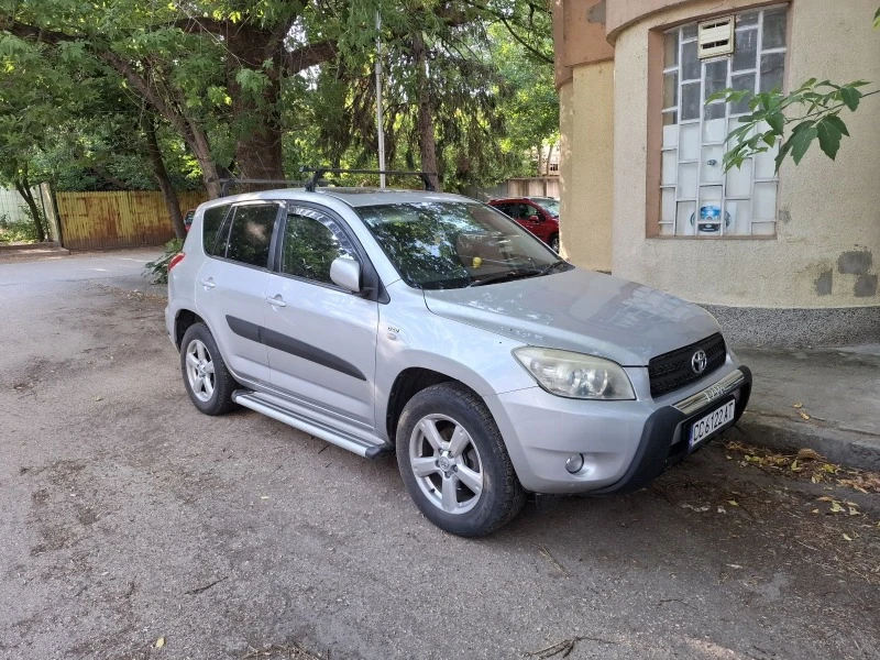 Toyota Rav4, снимка 4 - Автомобили и джипове - 46951439