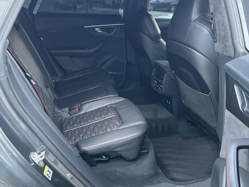 Audi RSQ8 * CARFAX * БЕЗ ПЪРВОНАЧАЛНА ВНОСКА, снимка 9 - Автомобили и джипове - 52912851