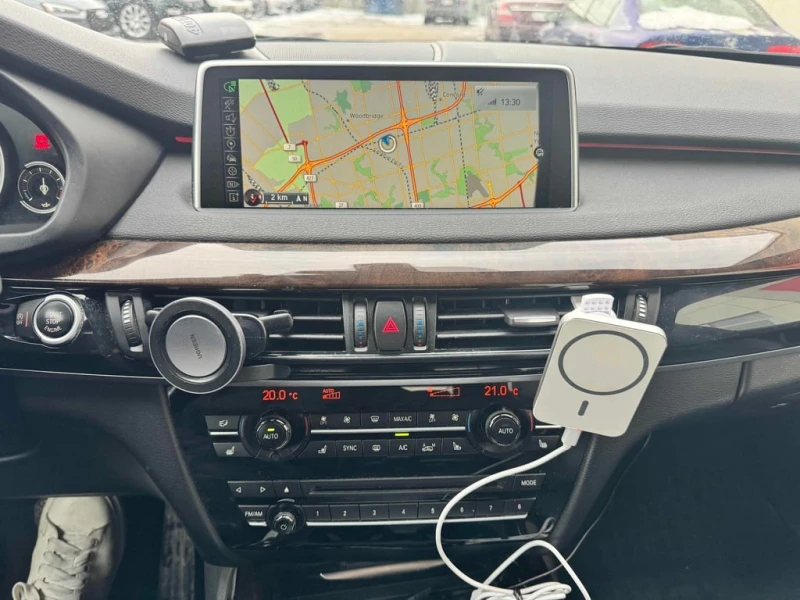 BMW X5 2015 xDrive50i M-Sport* БЕЗ ПЪРВОНАЧАЛНА ВНОСКА, снимка 16 - Автомобили и джипове - 53063071