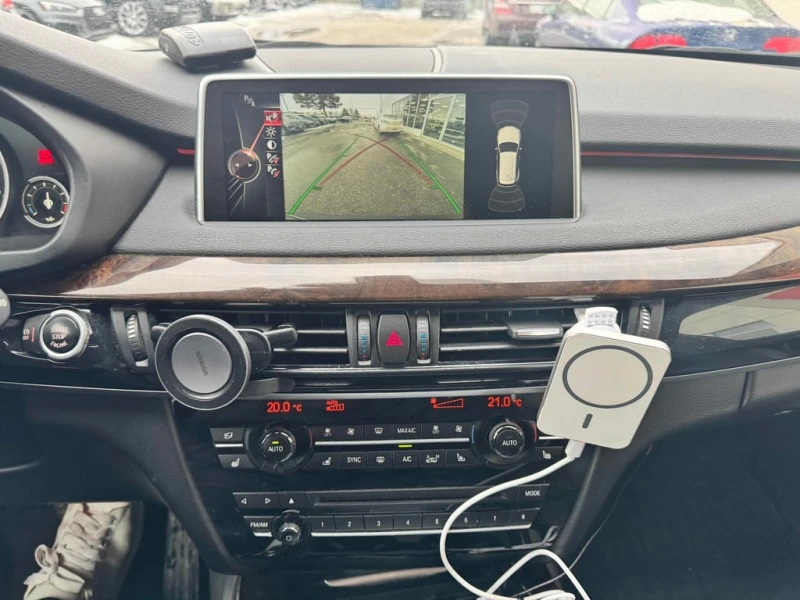 BMW X5 2015 xDrive50i M-Sport* БЕЗ ПЪРВОНАЧАЛНА ВНОСКА, снимка 17 - Автомобили и джипове - 53063071