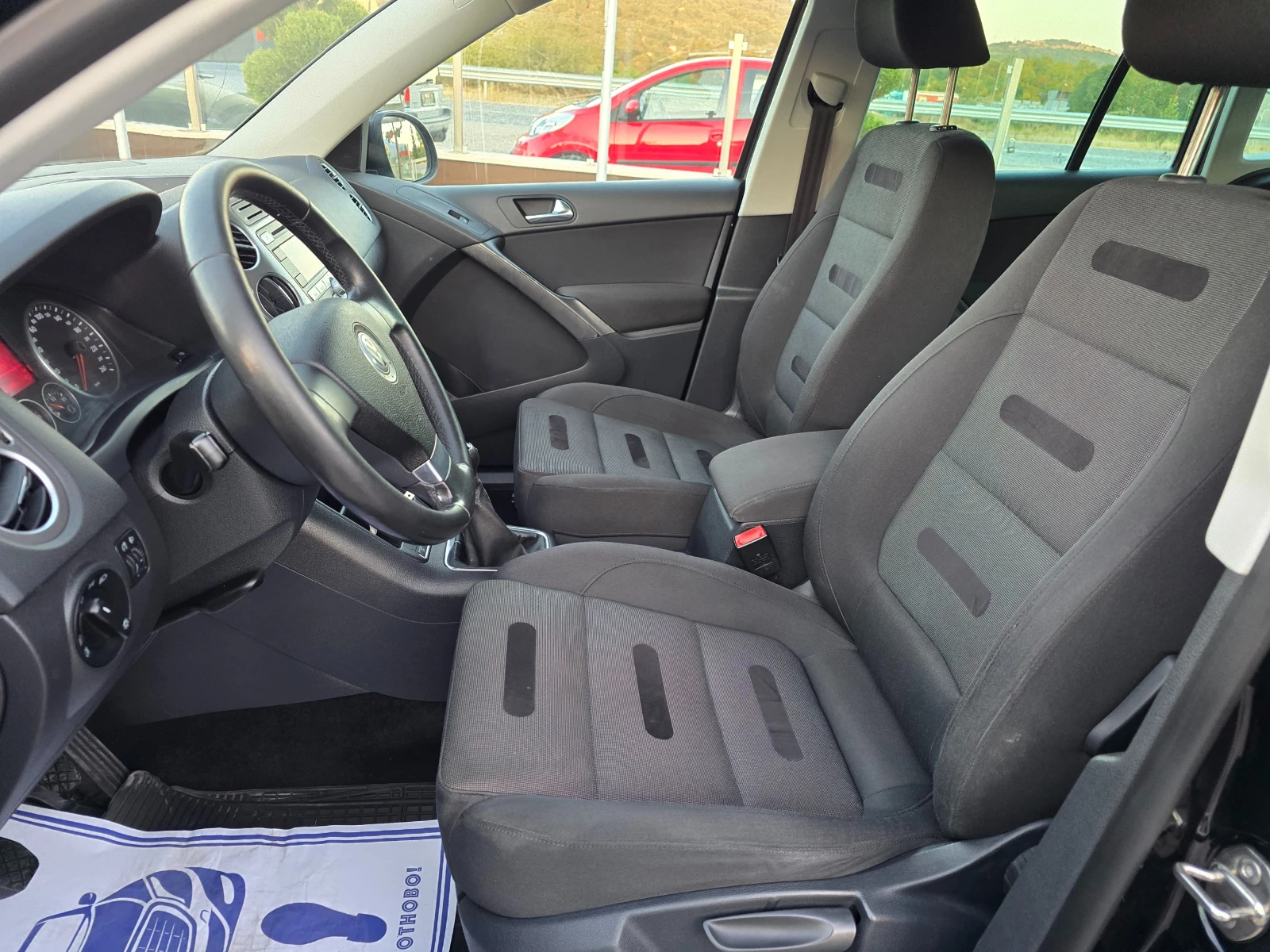 VW Tiguan 2.0TDI 140кс4X4 РЕАЛНИ КИЛОМЕТРИ - изображение 10
