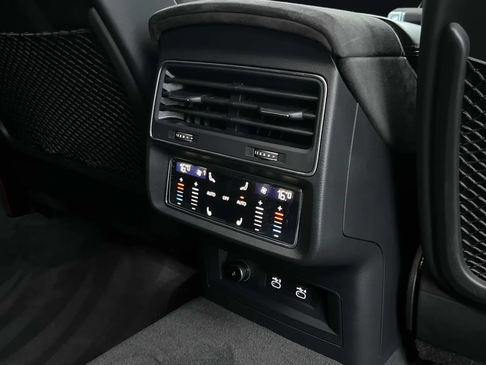 Audi RSQ8 * CARFAX * БЕЗ ПЪРВОНАЧАЛНА ВНОСКА - изображение 10