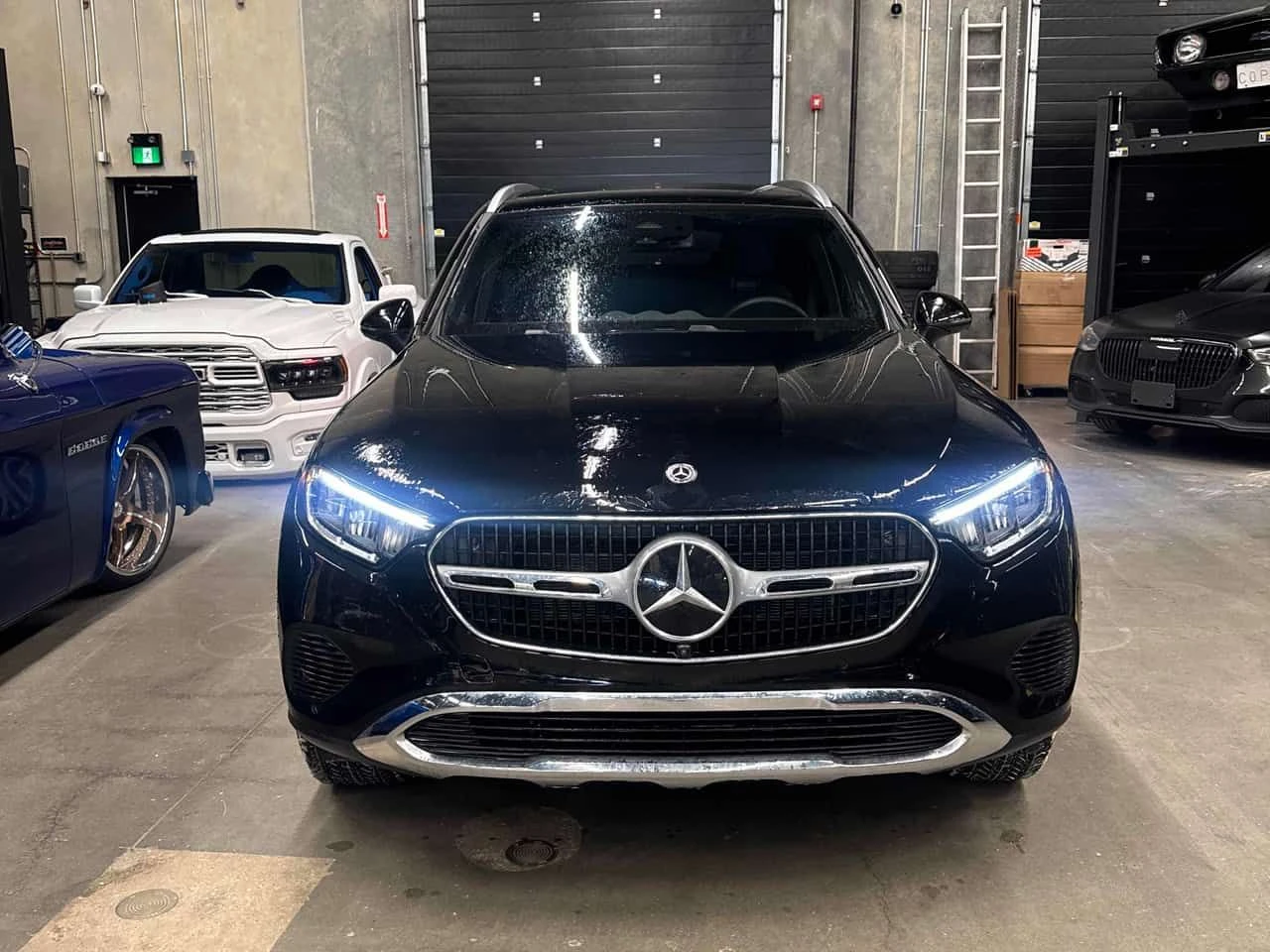 Mercedes-Benz GLC 300 | DISTRONIC|  360 КАМЕРИ| ПОДГРЕВИ| CARFAX, снимка 3 - Автомобили и джипове - 53819916