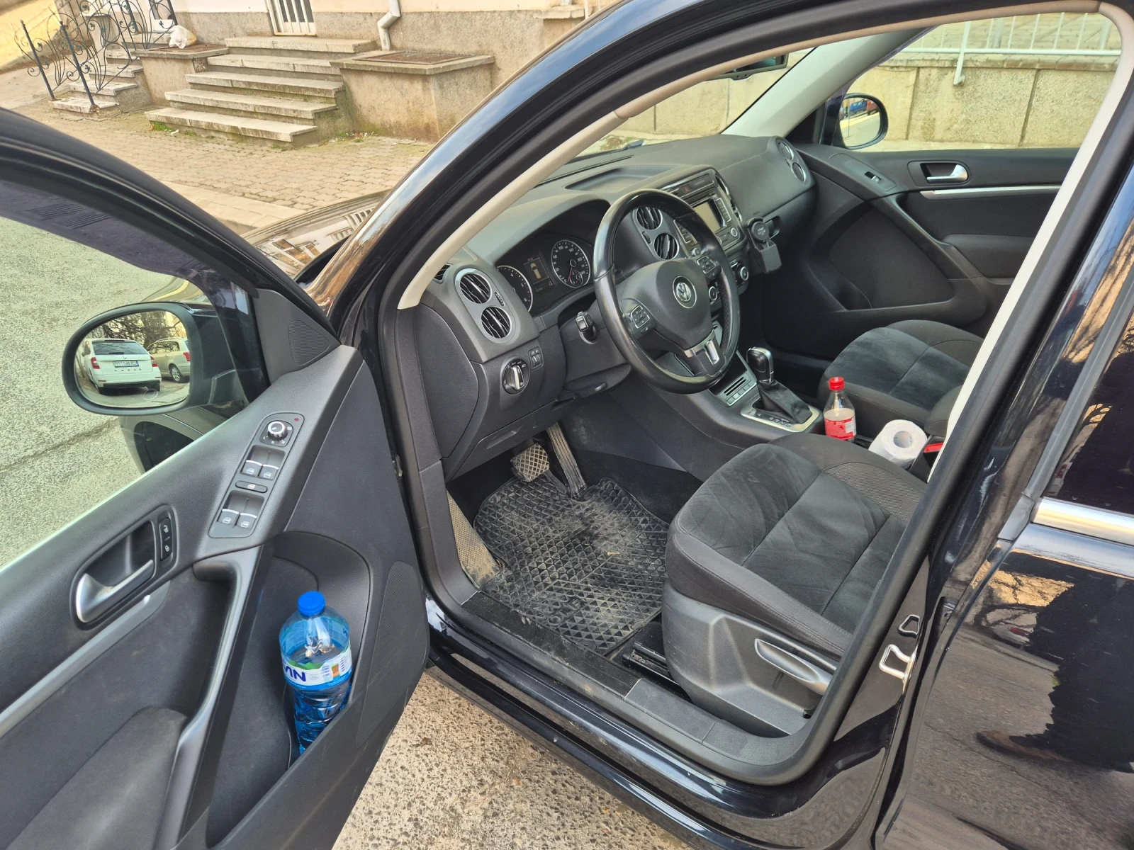 VW Tiguan 2.0 4х4, снимка 9 - Автомобили и джипове - 54015914