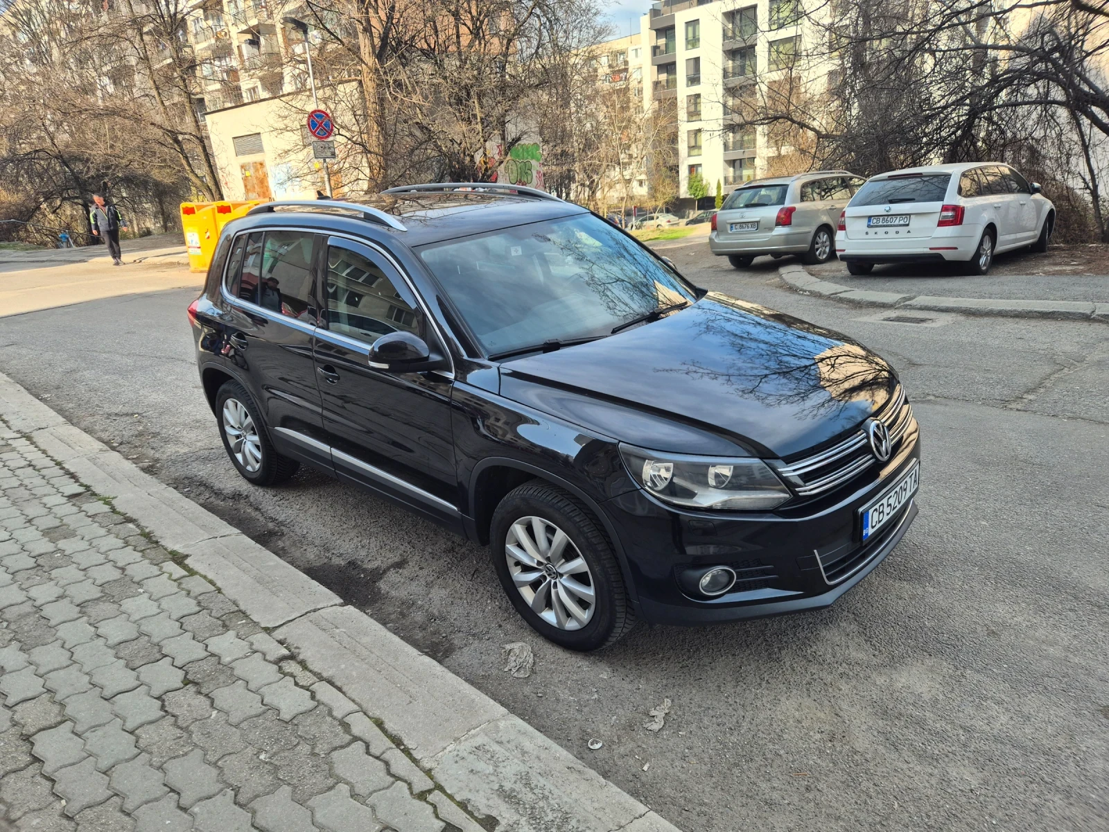 VW Tiguan 2.0 4х4, снимка 5 - Автомобили и джипове - 54015914