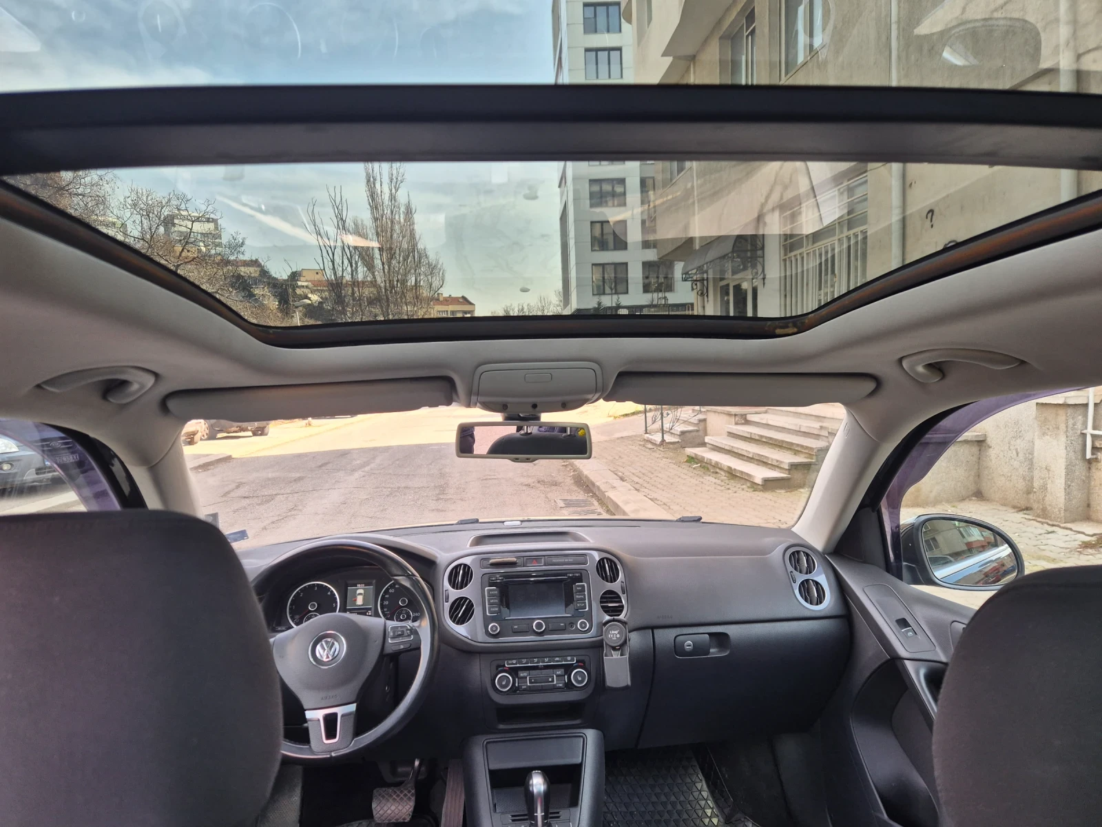 VW Tiguan 2.0 4х4, снимка 4 - Автомобили и джипове - 54015914