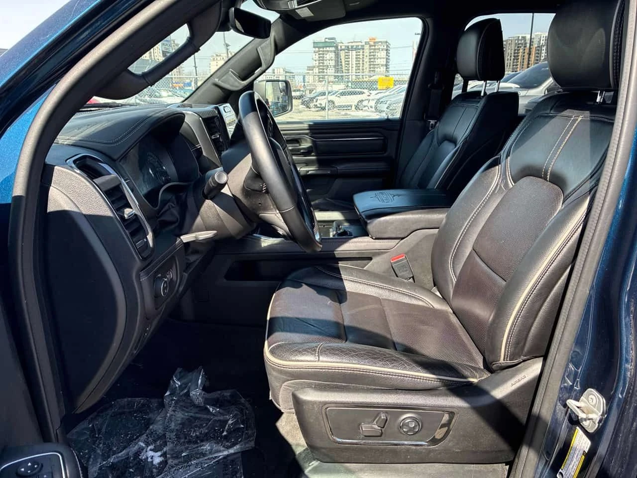 Dodge RAM 1500 * Limited * CARFAX * ПРЕДСТАВИТЕЛСТВО * KEYLESS, снимка 13 - Автомобили и джипове - 54023356