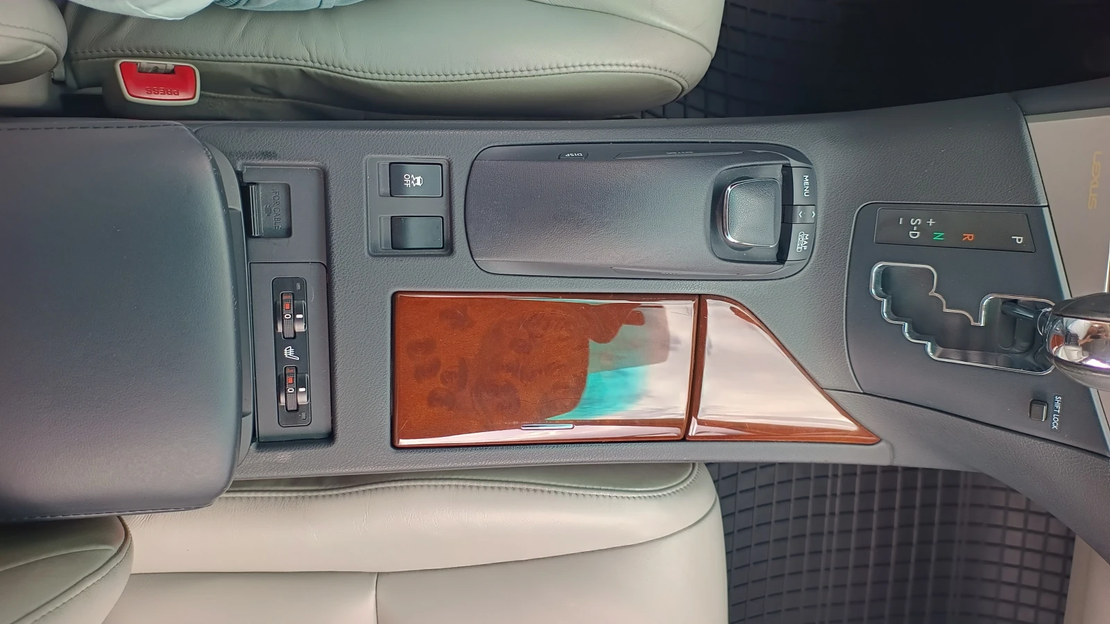 Lexus RX 450h AWD / IT  , снимка 16 - Автомобили и джипове - 54446999