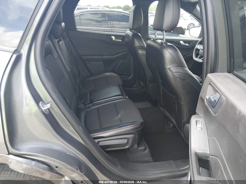 Ford Escape 1.5l St-Line, снимка 8 - Автомобили и джипове - 54568988
