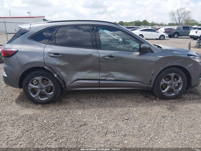 Ford Escape 1.5l St-Line, снимка 13 - Автомобили и джипове - 54568988