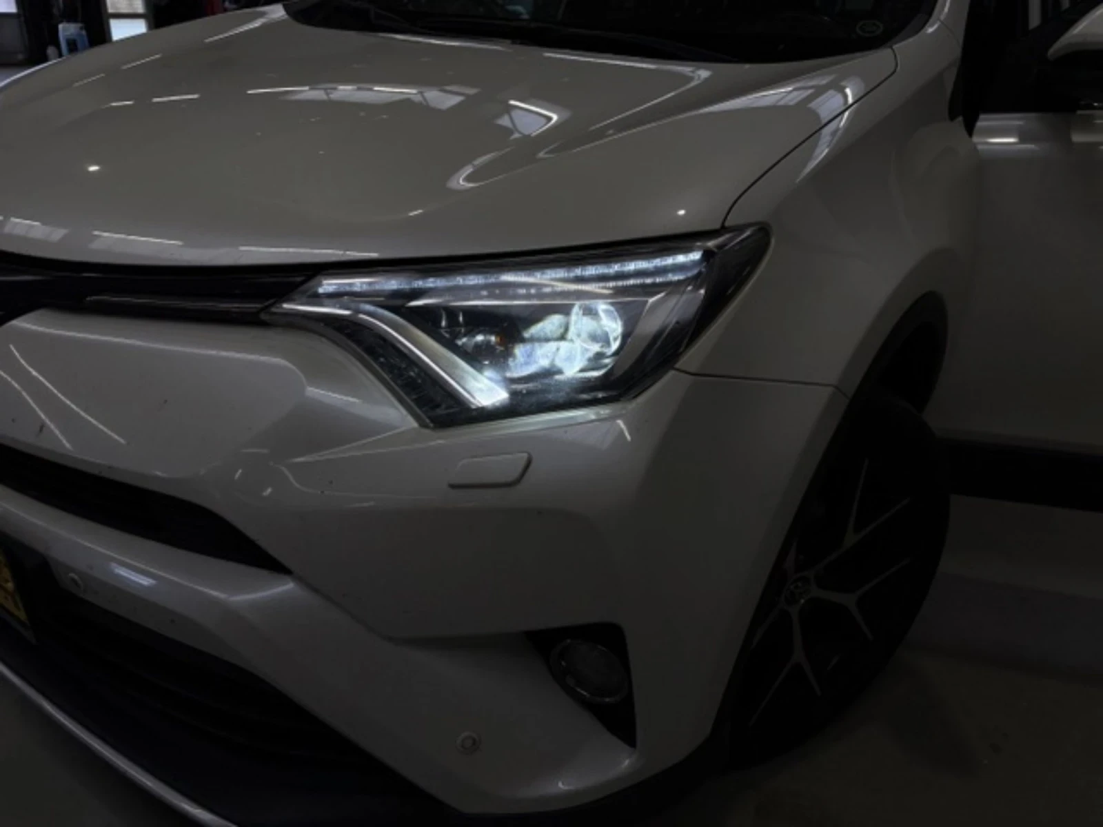 Toyota Rav4 2.0 D-4D | Перла | Топ изпълнение , снимка 14 - Автомобили и джипове - 54745785