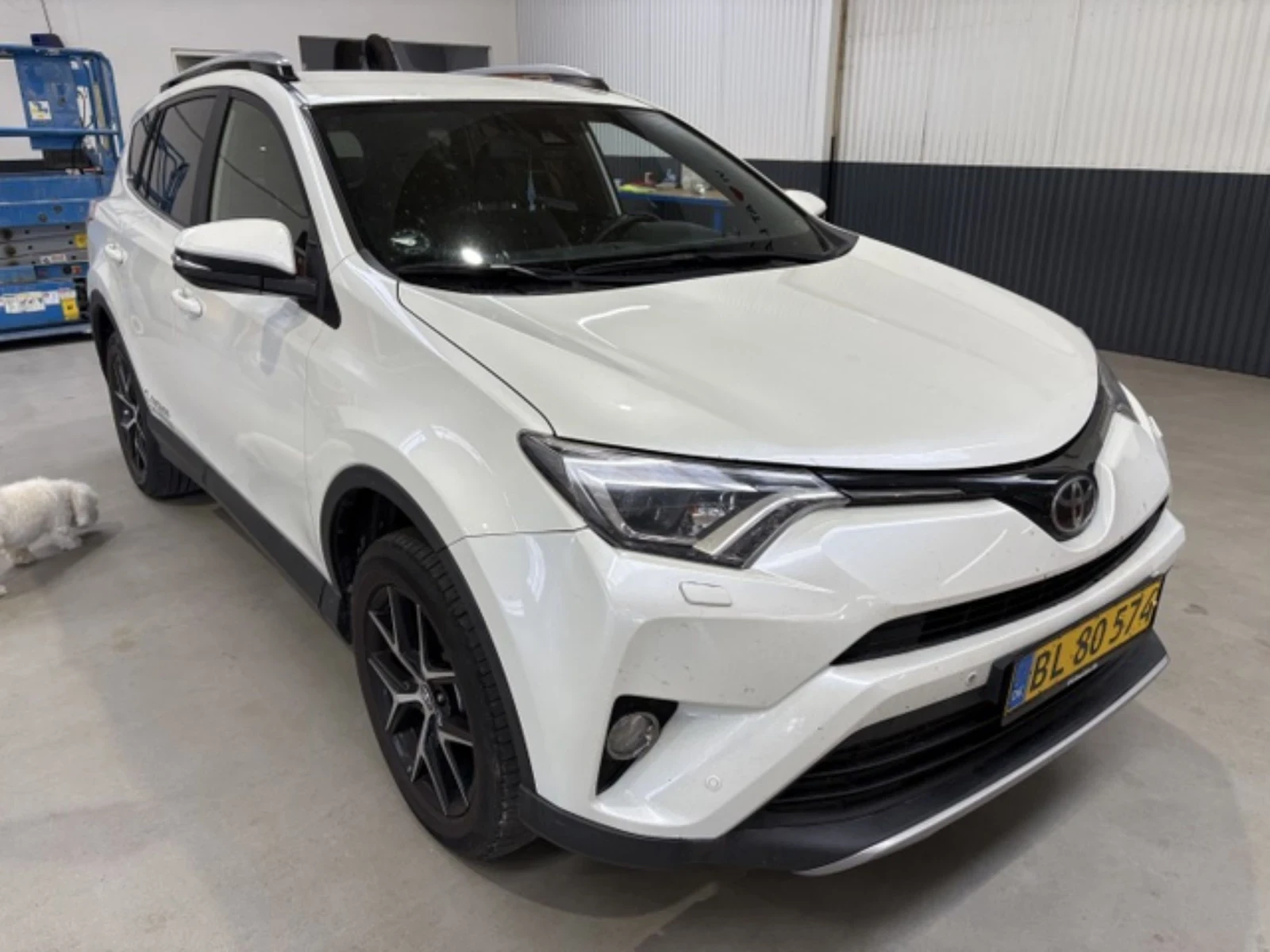 Toyota Rav4 2.0 D-4D | Перла | Топ изпълнение 