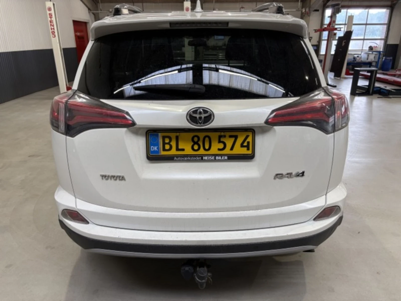 Toyota Rav4 2.0 D-4D | Перла | Топ изпълнение , снимка 5 - Автомобили и джипове - 54745785