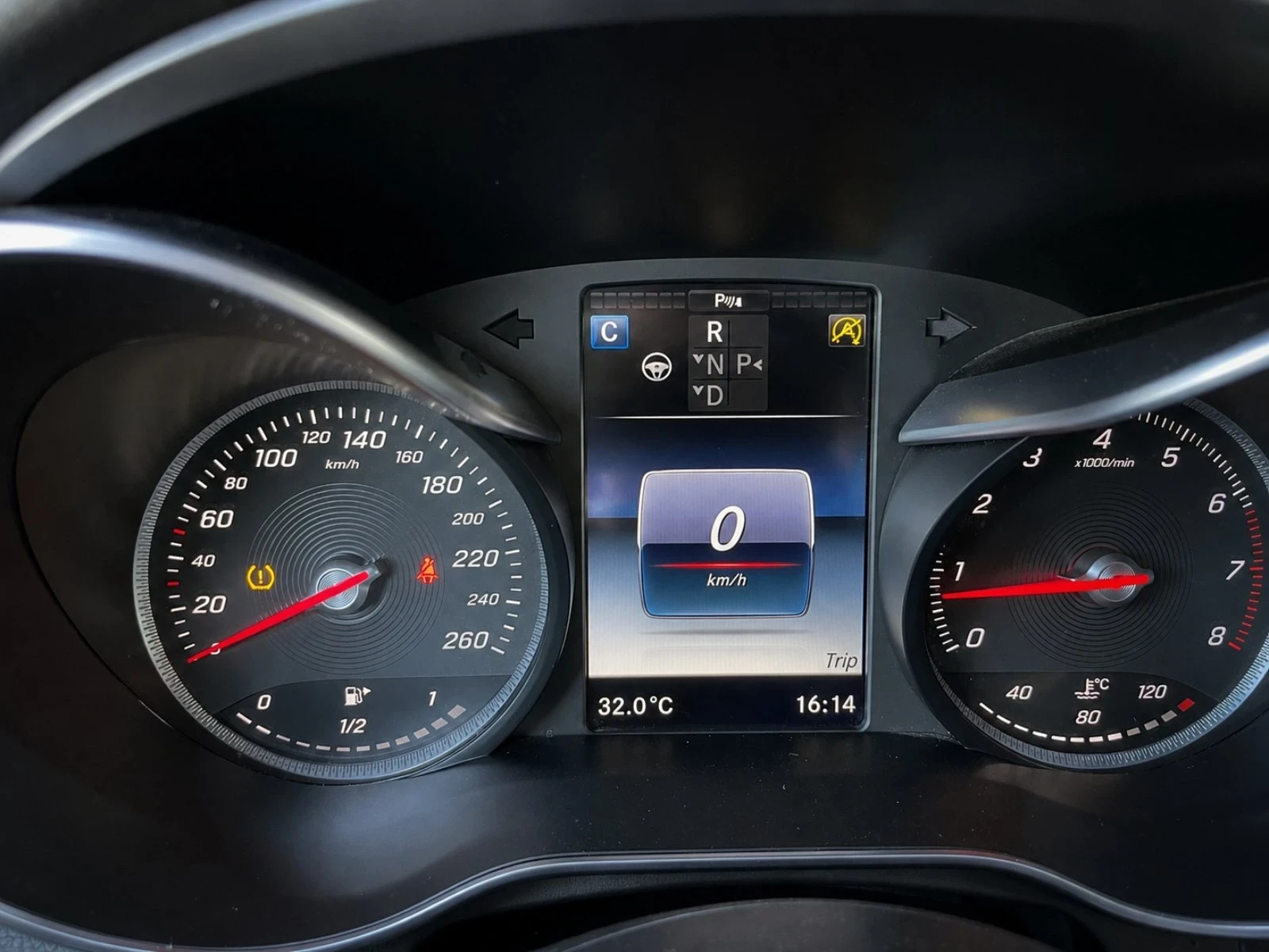 Mercedes-Benz GLC 250 AMG 4 matic 360 камера head-up Швейцария, снимка 14 - Автомобили и джипове - 55467183