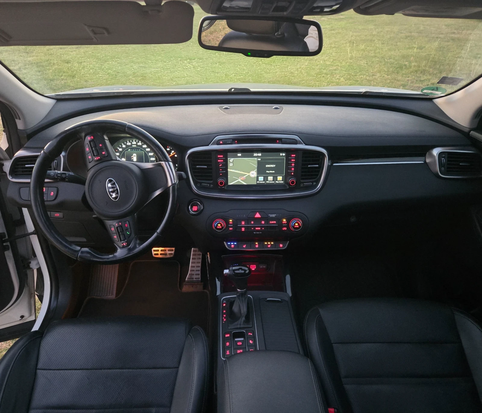 Kia Sorento FULL 2.2CRDI 4x4 * ПРЕЗИДЕНТ*  FACELIFT WAZE, снимка 11 - Автомобили и джипове - 56155908