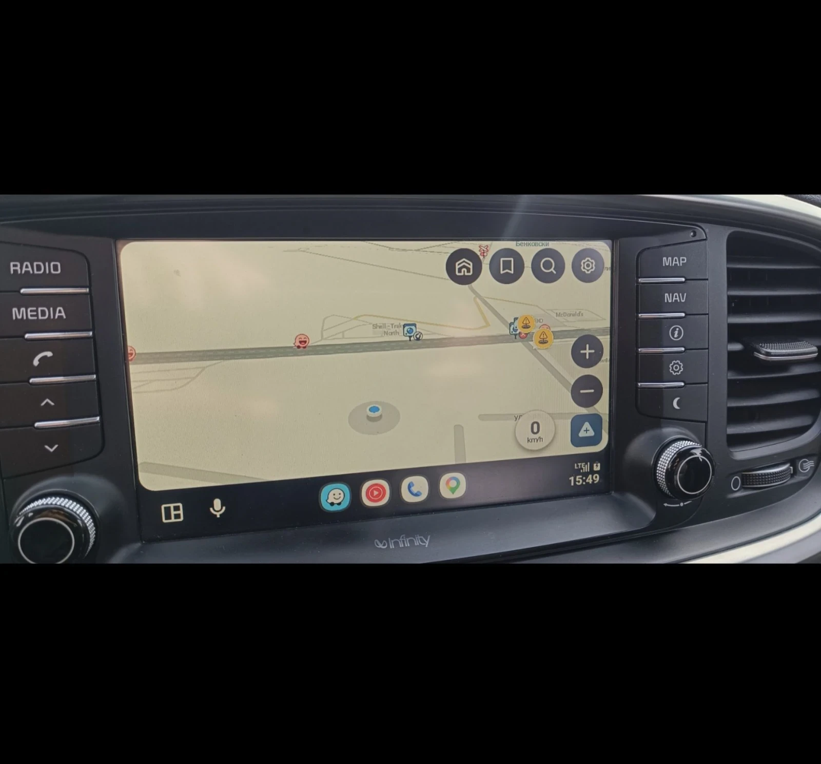 Kia Sorento FULL 2.2CRDI 4x4 * ПРЕЗИДЕНТ*  FACELIFT WAZE, снимка 14 - Автомобили и джипове - 56155908
