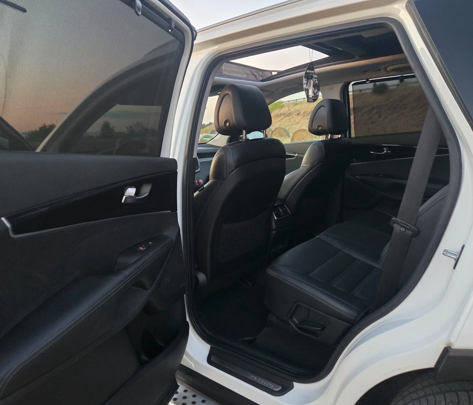 Kia Sorento FULL 2.2CRDI 4x4 * ПРЕЗИДЕНТ*  FACELIFT WAZE, снимка 8 - Автомобили и джипове - 56155908