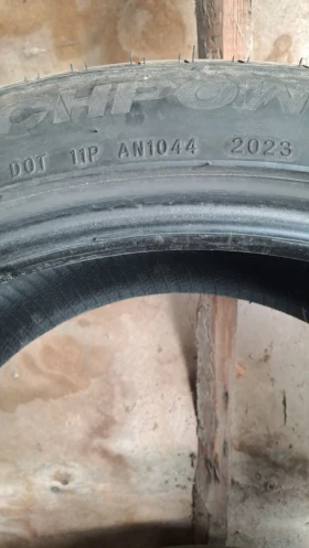 Гуми Летни 255/40R19, снимка 3 - Гуми и джанти - 48355127