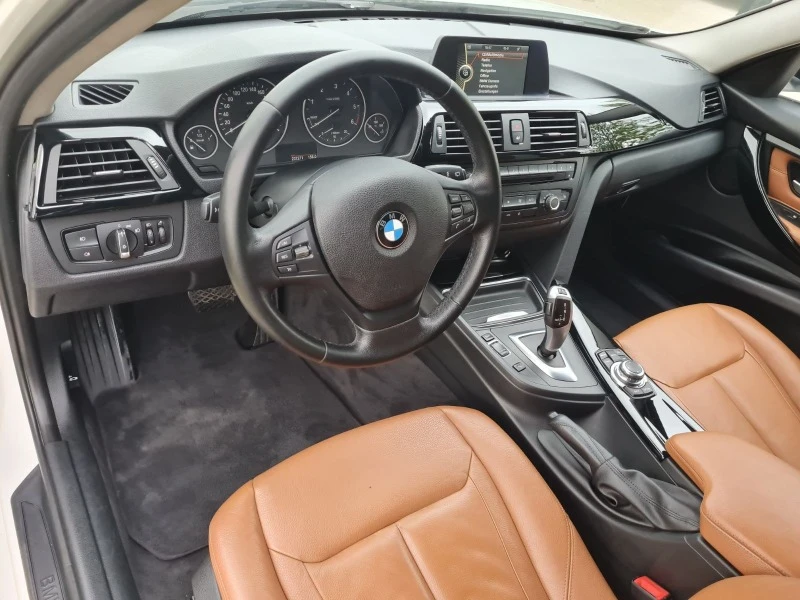 BMW 320 D НАВИ! КОЖА! ПОДГРЕВ! ГЕРМАНИЯ!, снимка 9 - Автомобили и джипове - 45530677