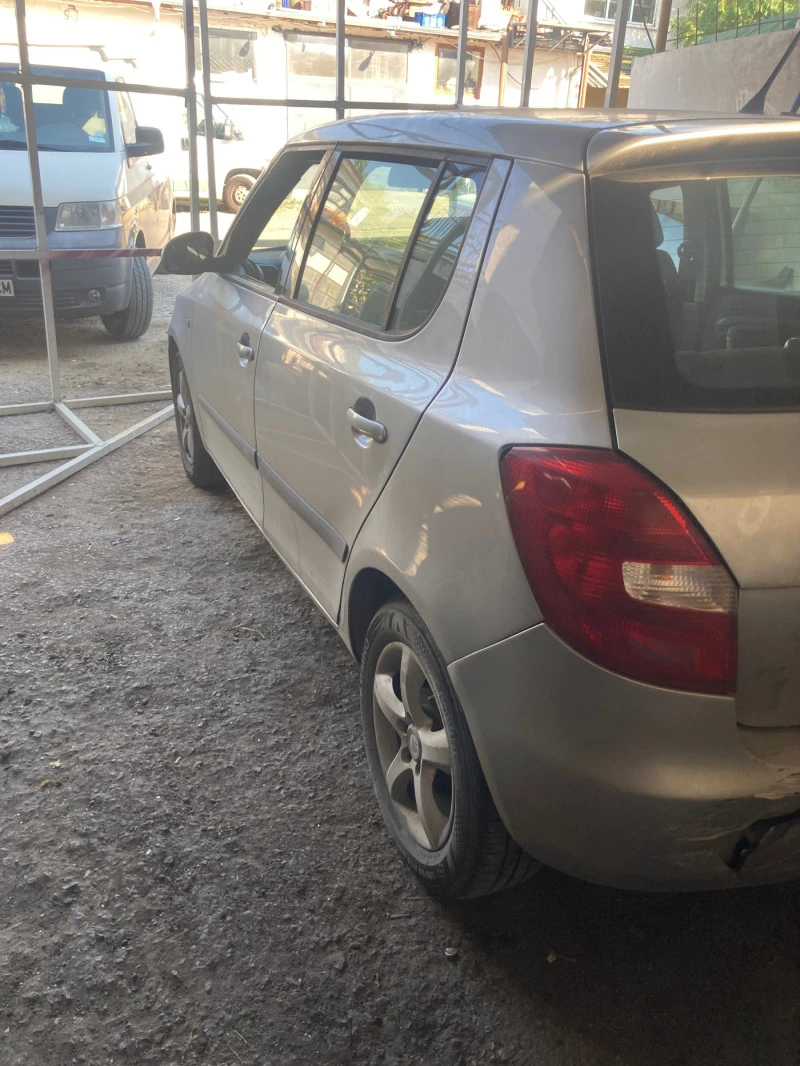 Skoda Fabia 1.6I, снимка 4 - Автомобили и джипове - 46614461