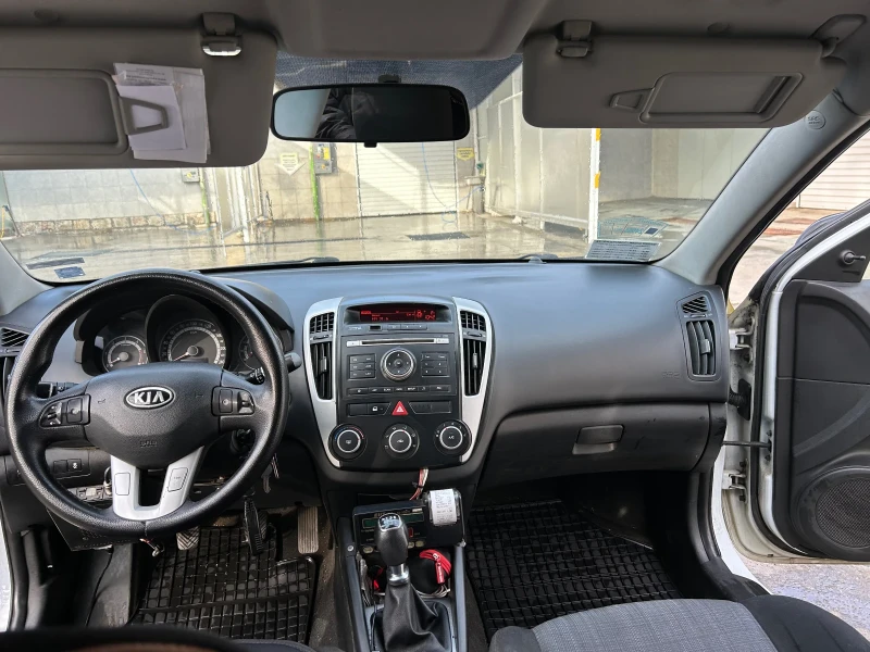 Kia Ceed 1.6 crdi, снимка 7 - Автомобили и джипове - 48558191