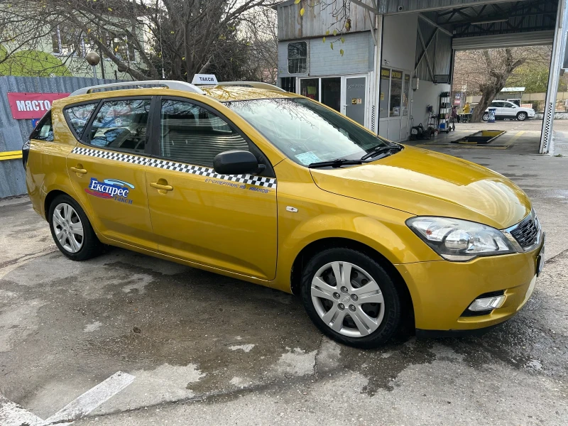 Kia Ceed 1.6 crdi, снимка 3 - Автомобили и джипове - 48558191