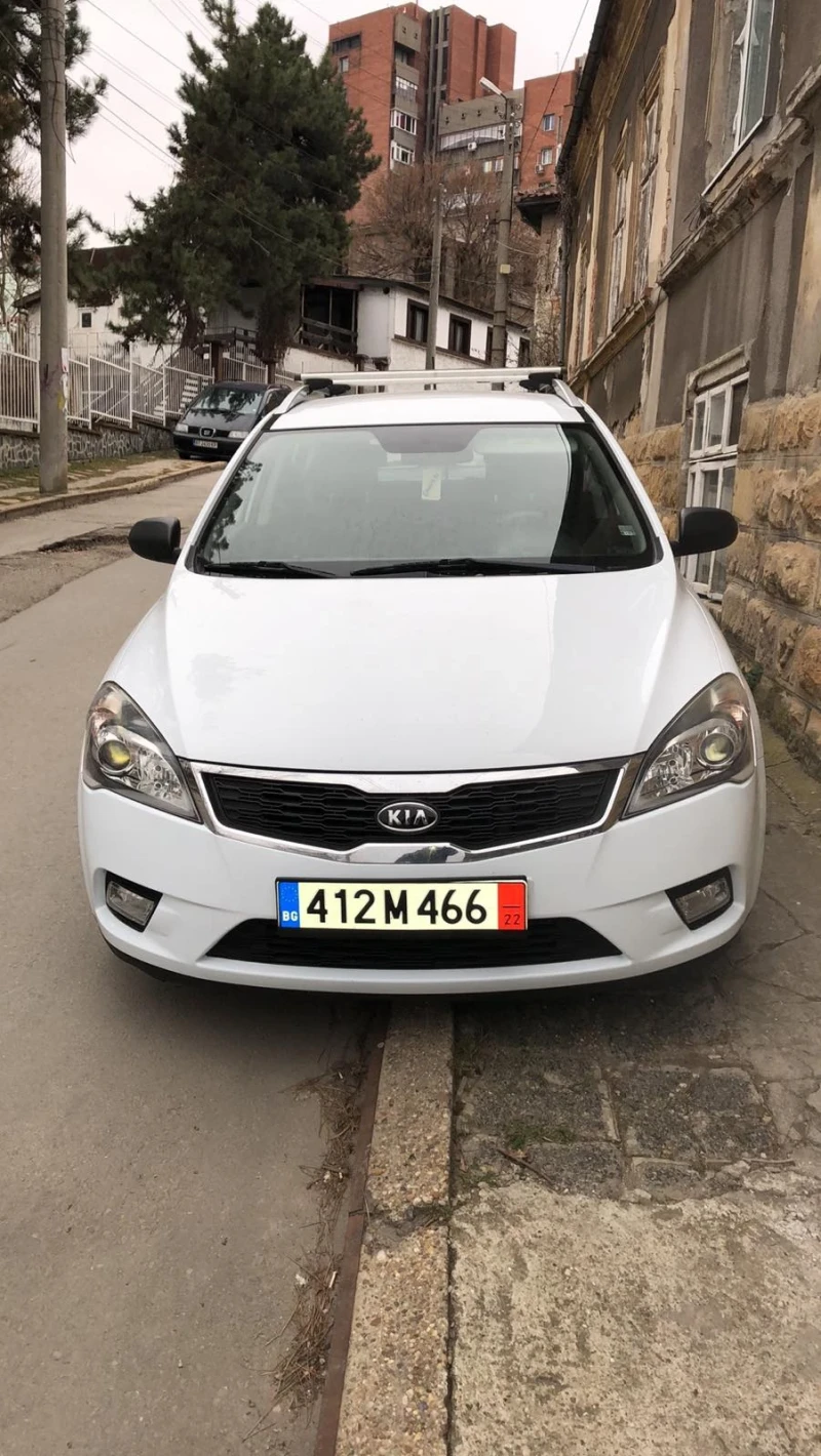 Kia Ceed 1.6 crdi, снимка 11 - Автомобили и джипове - 48558191