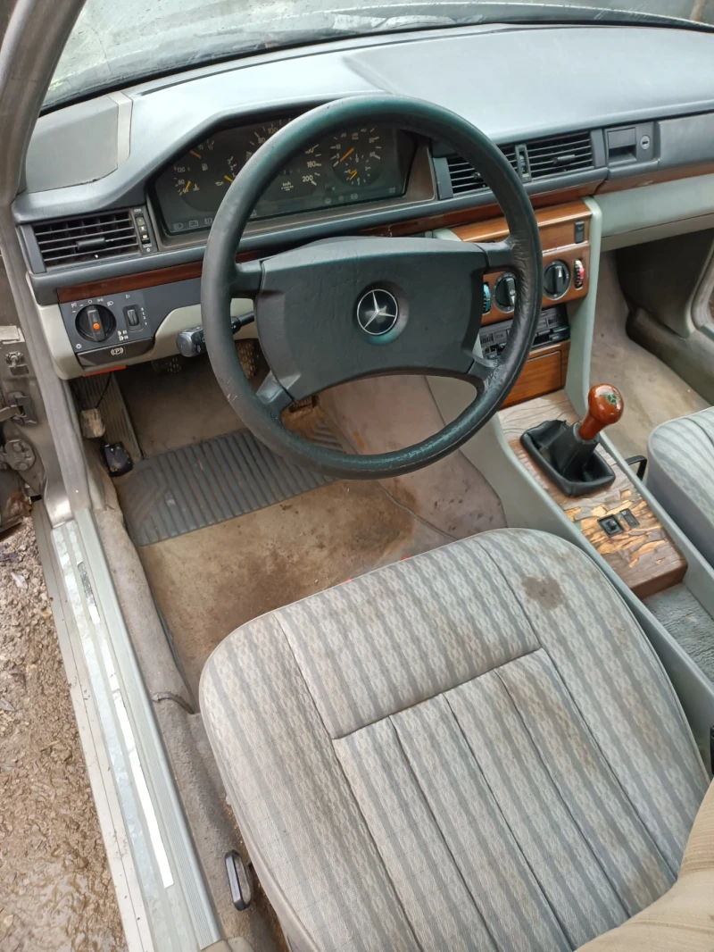 Mercedes-Benz 124, снимка 9 - Автомобили и джипове - 49337808