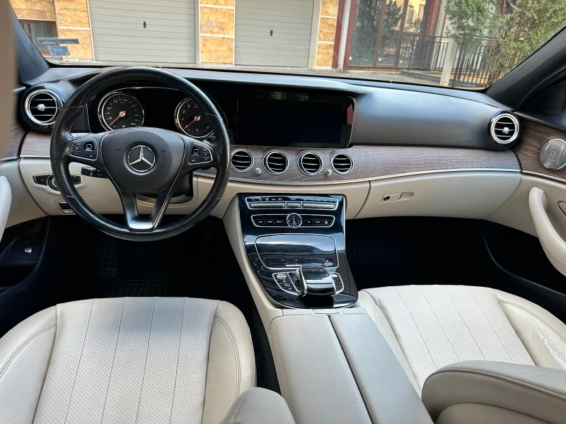 Mercedes-Benz E 300 AMG 4matic , снимка 9 - Автомобили и джипове - 51369435