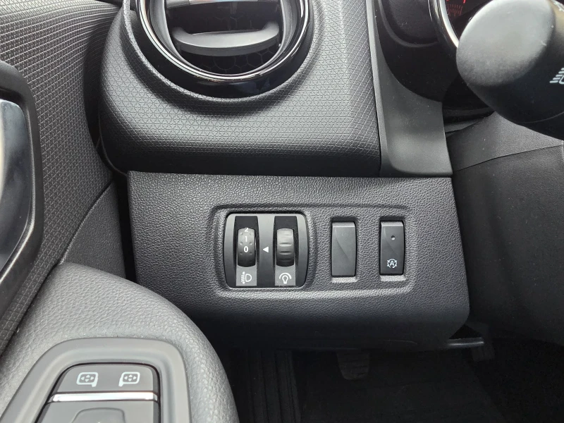 Renault Clio Комби, снимка 13 - Автомобили и джипове - 52368913