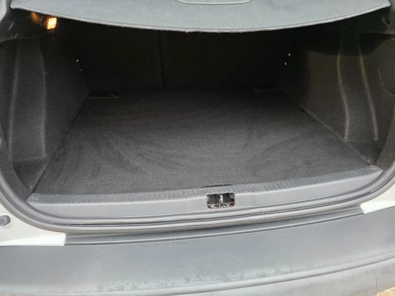 Renault Clio Комби, снимка 8 - Автомобили и джипове - 52368913