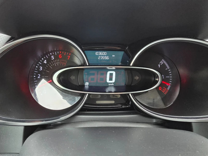 Renault Clio Комби, снимка 11 - Автомобили и джипове - 52368913