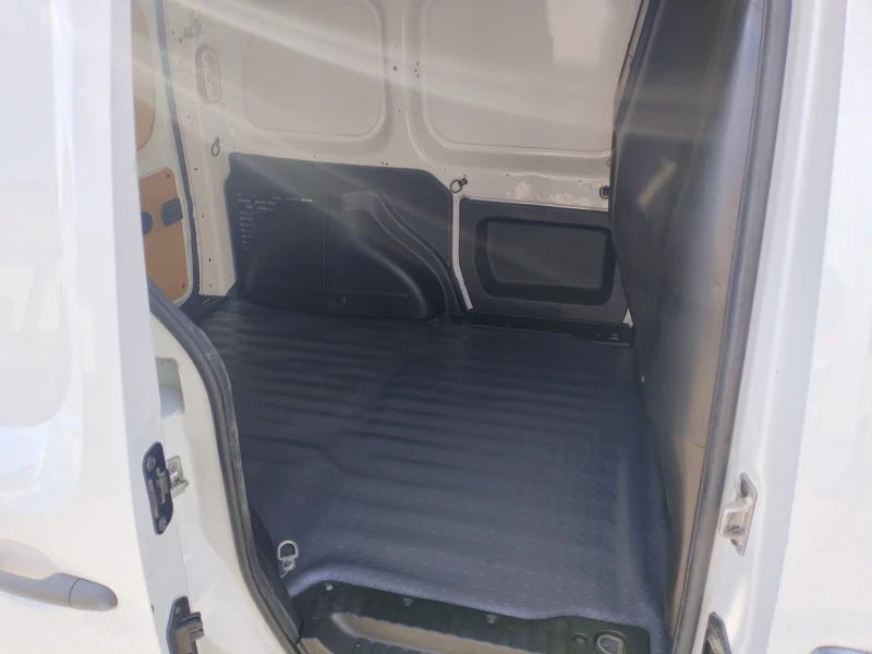 Renault Kangoo 1.5DCI, снимка 8 - Автомобили и джипове - 52457811