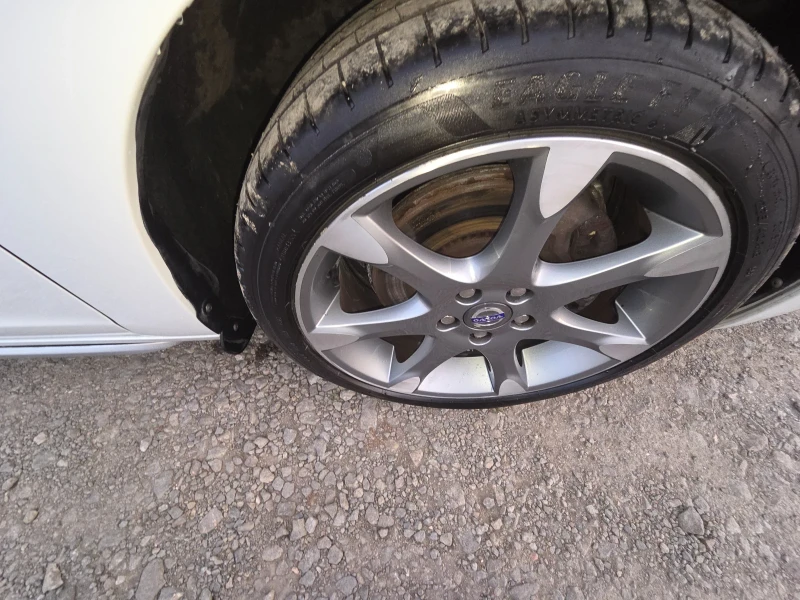 Volvo V60 Cross Country 2.4 D4 AWD, снимка 17 - Автомобили и джипове - 52506516