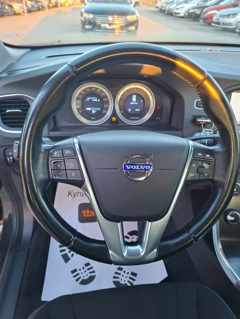 Volvo V60 2, 0 D4 Summum Geartronic, снимка 14 - Автомобили и джипове - 52860476
