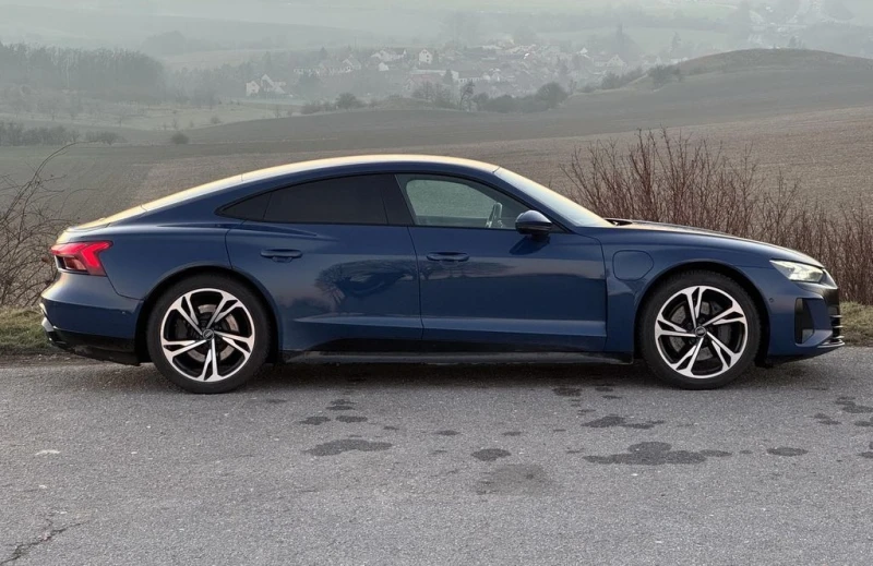 Audi E-Tron GT Quattro, снимка 3 - Автомобили и джипове - 53006608
