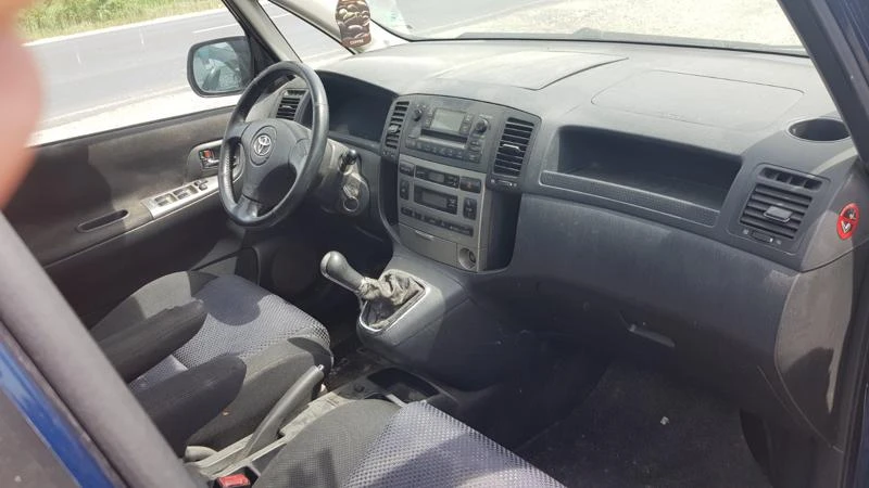 Toyota Corolla verso, снимка 6 - Автомобили и джипове - 28859248