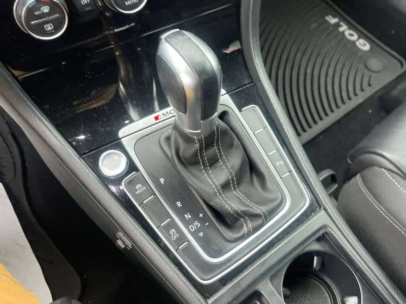 VW Golf R /DSG/ Подгрев/Нави/Кожа, снимка 14 - Автомобили и джипове - 53740353