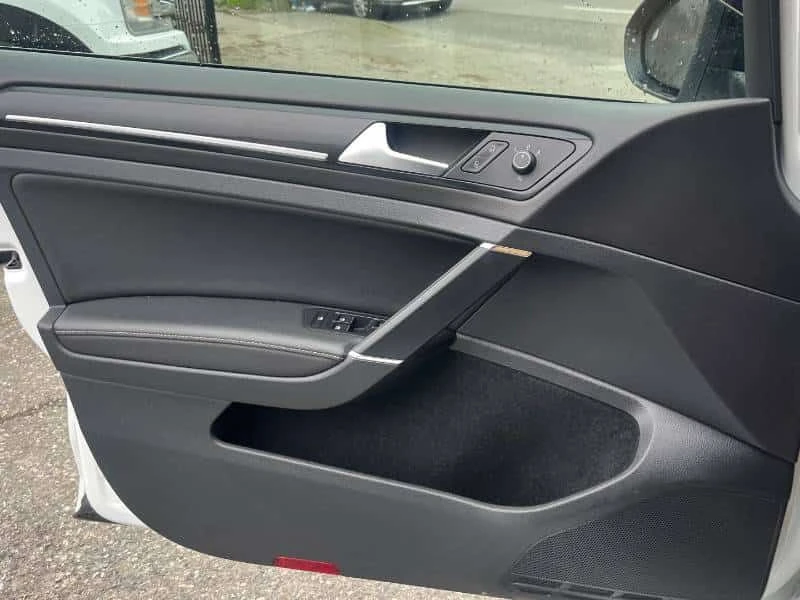 VW Golf R /DSG/ Подгрев/Нави/Кожа, снимка 16 - Автомобили и джипове - 53740353