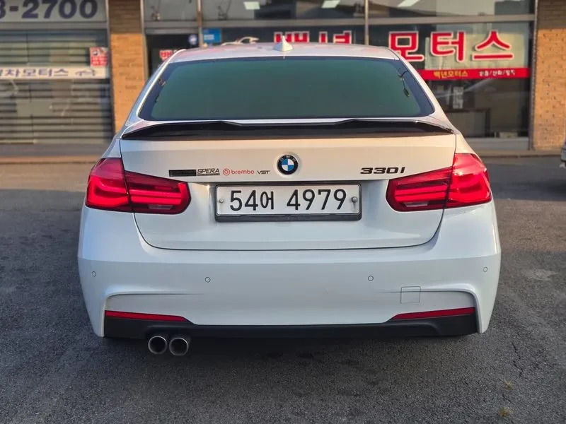 BMW 330 I M Sports, снимка 11 - Автомобили и джипове - 56099013