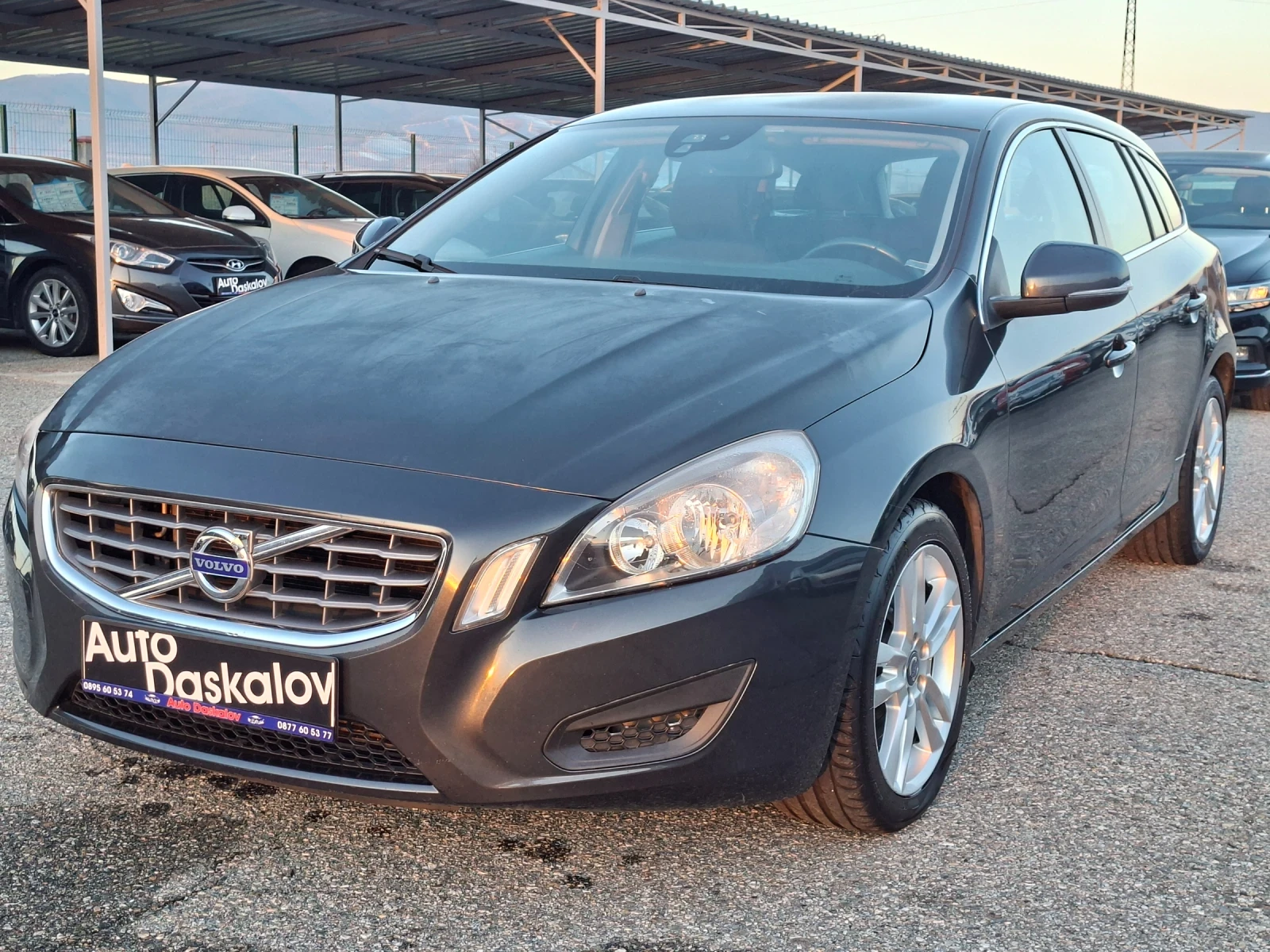 Volvo V60 2, 0 D4 Summum Geartronic, снимка 1