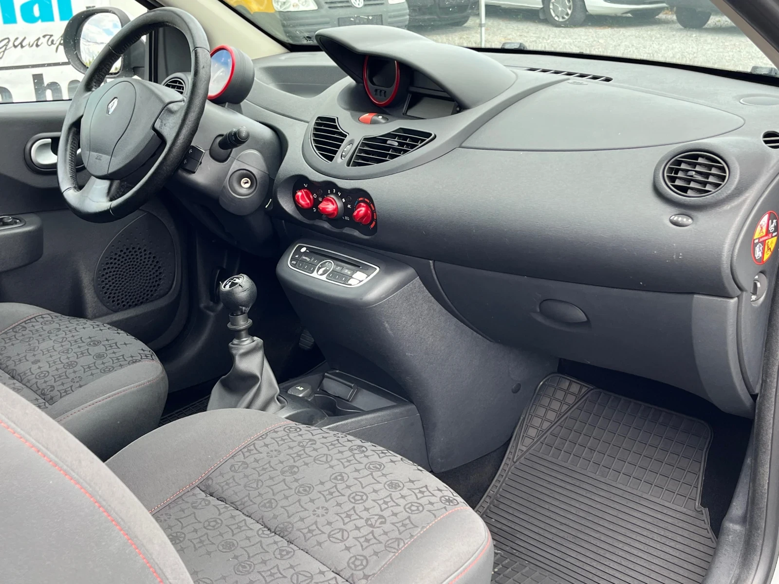 Renault Twingo Rip Curl 1.2i Климатик - изображение 9