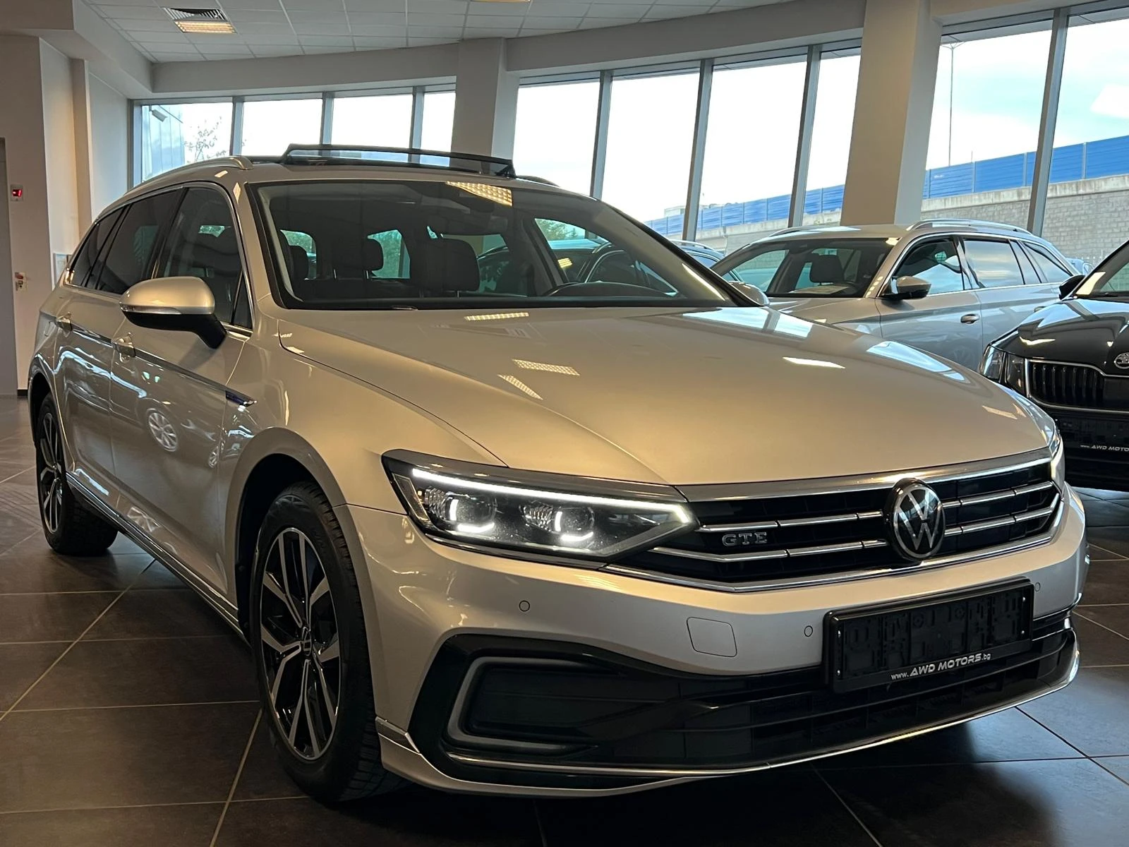 VW Passat 1.4 GTE Автоматик Панорама Дистроник        - [1] 