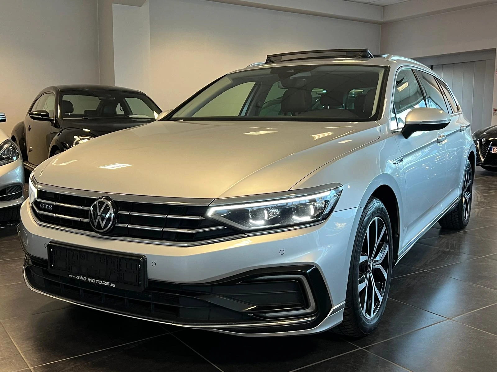 VW Passat 1.4 GTE Автоматик Панорама Дистроник        - изображение 2