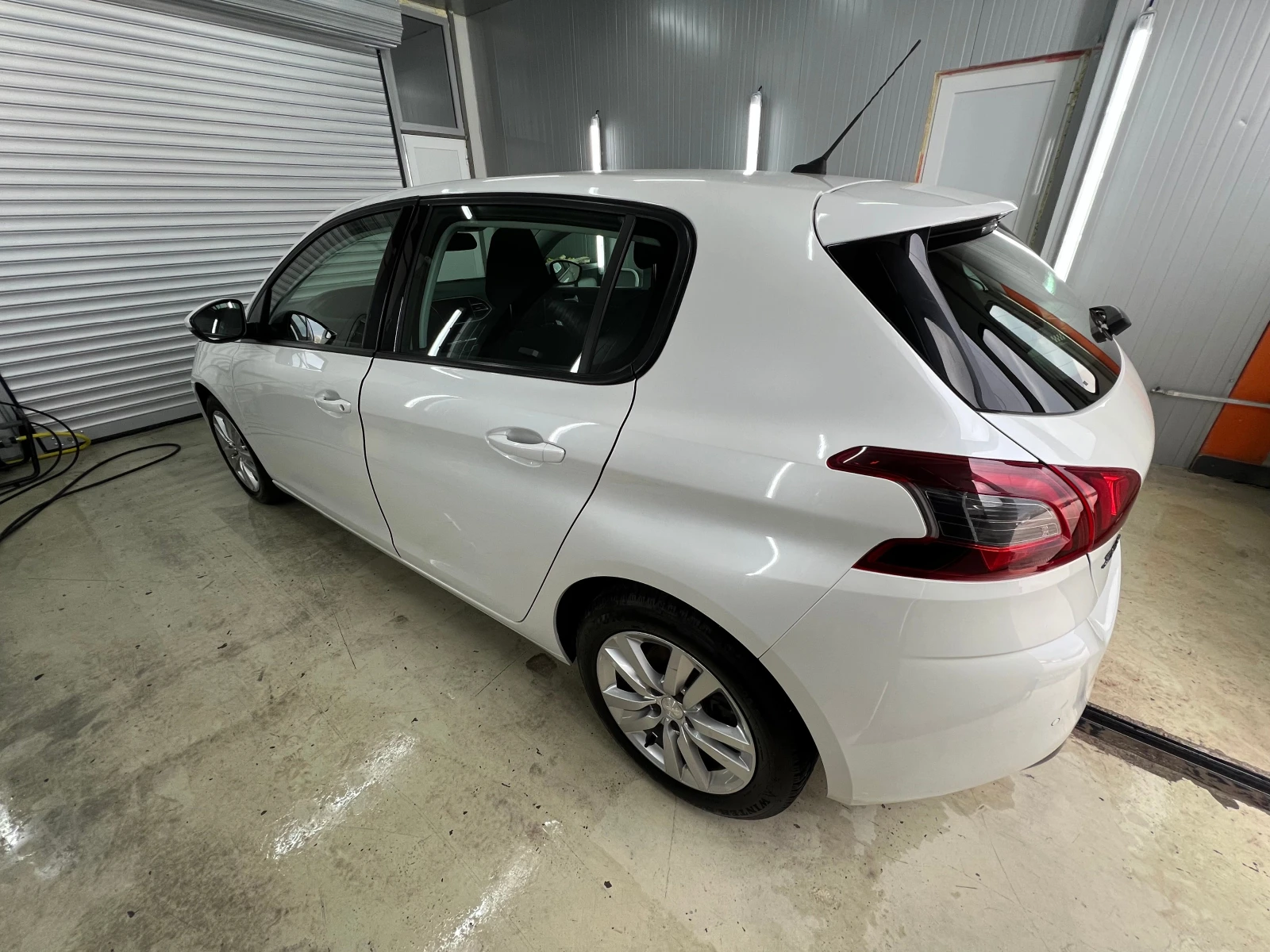 Peugeot 308 1.5HDI* Автоматик* DIGITAL* КАМЕРА* WAZE* Гаранция - изображение 6